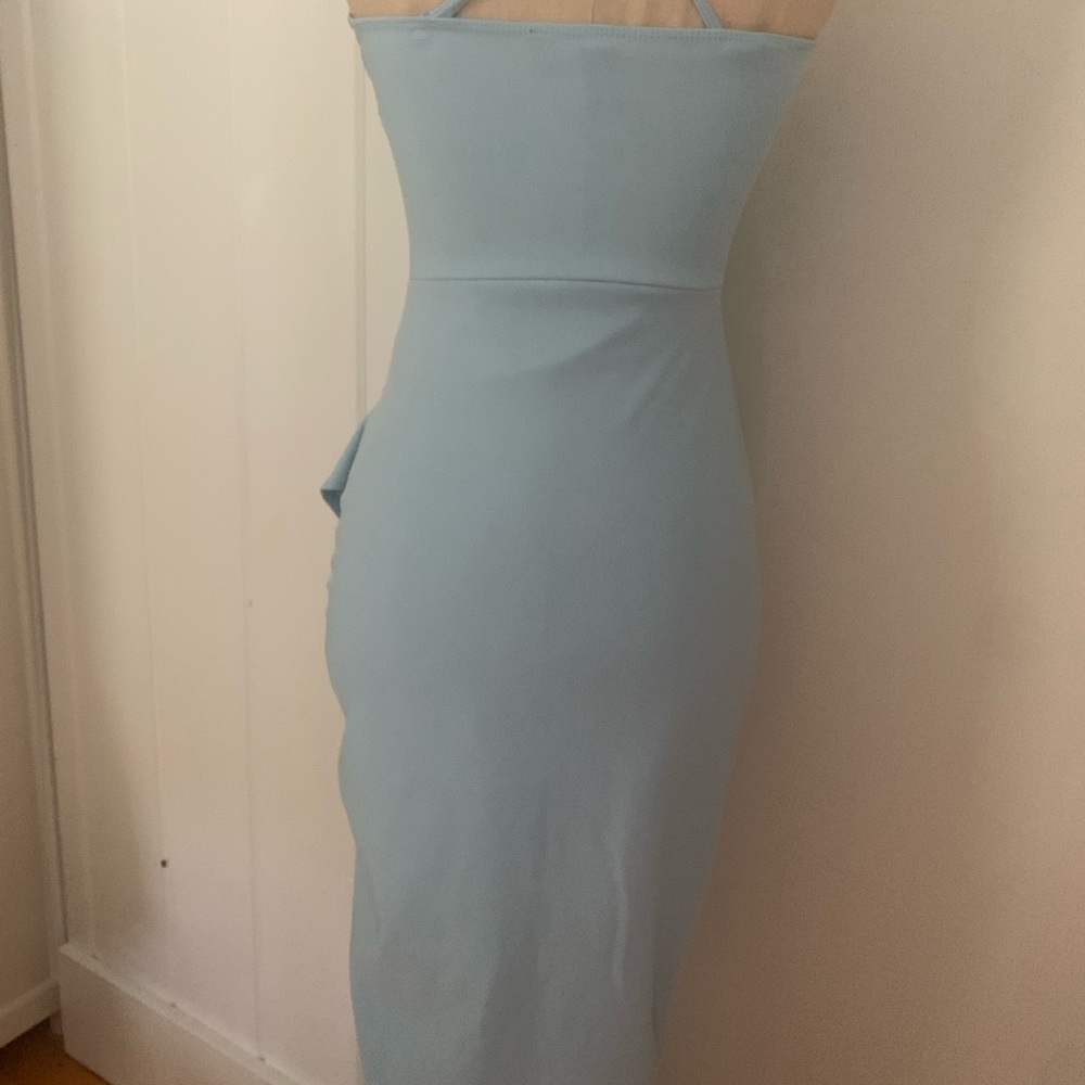 Beautiful nice little dress for a party or graduation.